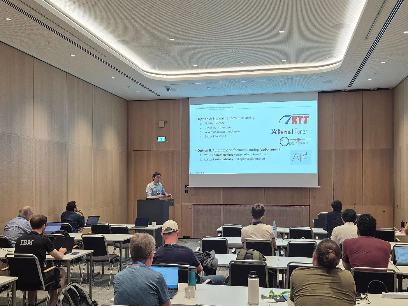 Stijn Heldens presenting on auto-tuning for energy efficiency.